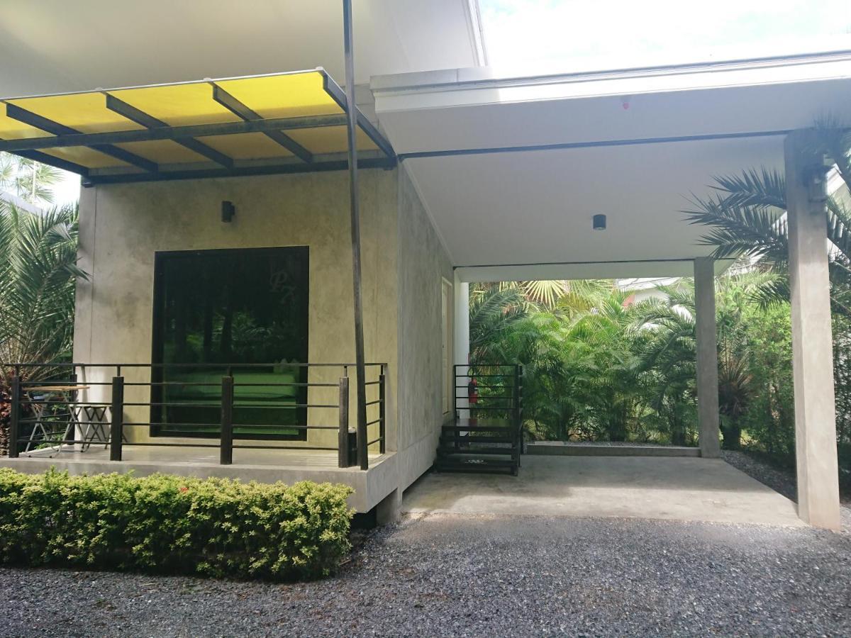 Lopburi Palm Resort Luaran gambar