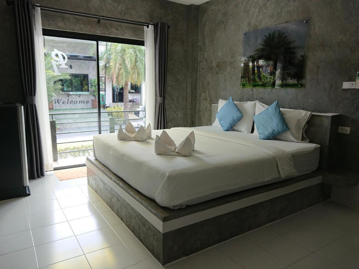 Lopburi Palm Resort Luaran gambar