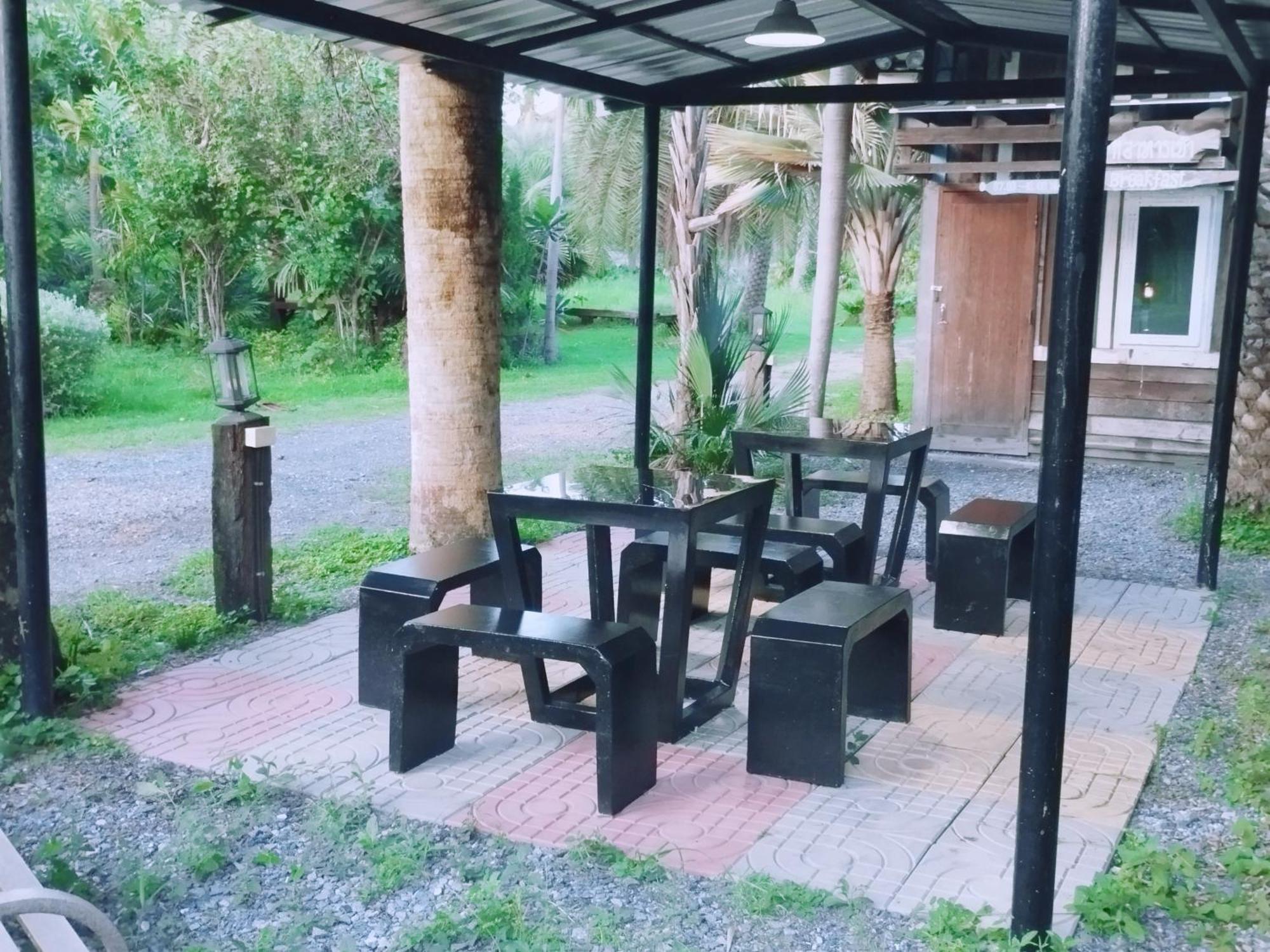 Lopburi Palm Resort Luaran gambar