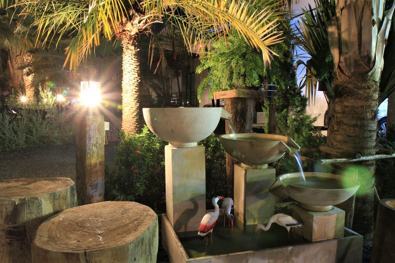 Lopburi Palm Resort Luaran gambar