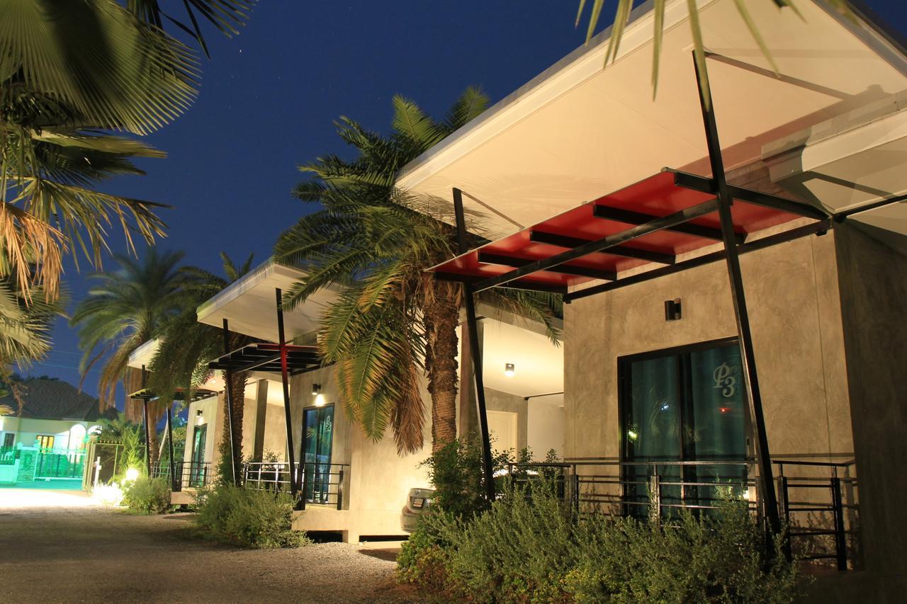 Lopburi Palm Resort Luaran gambar