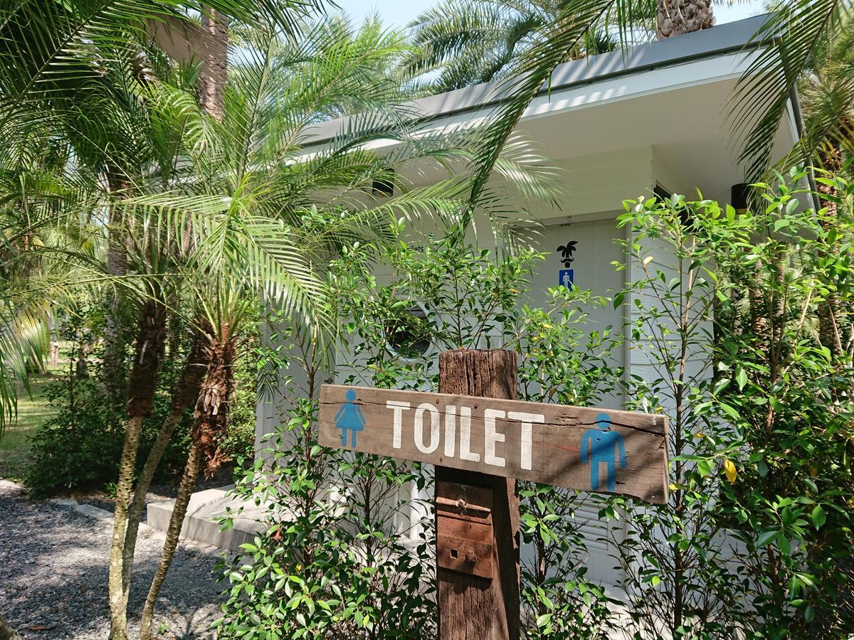 Lopburi Palm Resort Luaran gambar
