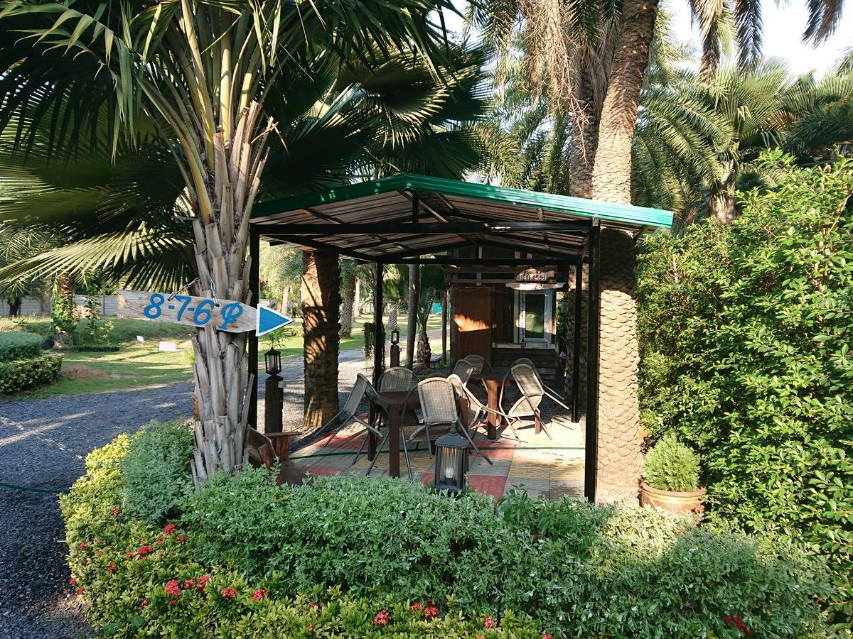 Lopburi Palm Resort Luaran gambar
